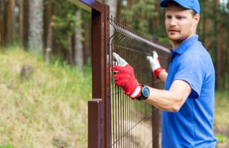 Fence Installer