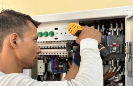 Industrial Electrician and Electrical Maintenance